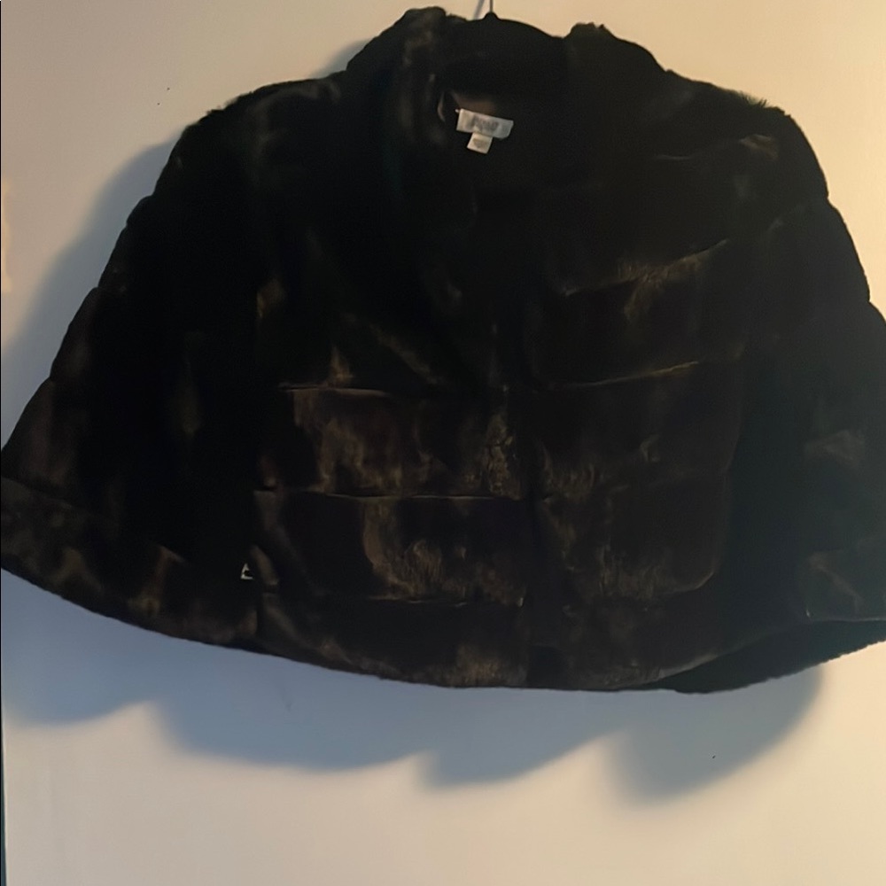 Badgley Mischka Black Faux Fur Cape